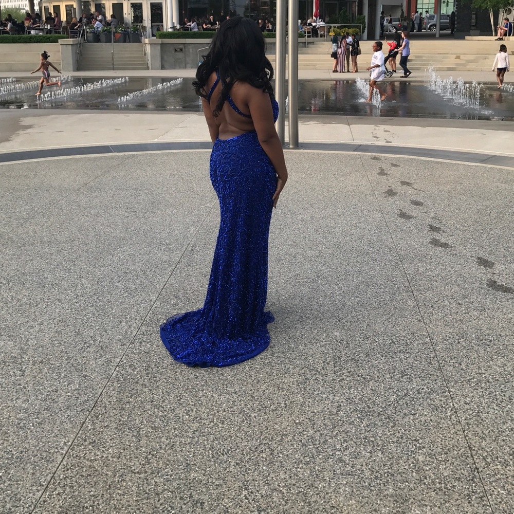 Prom dress - Picture 2 of 3